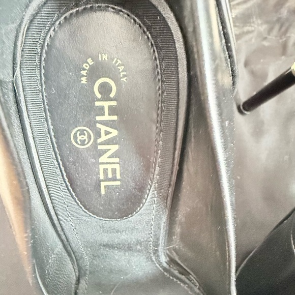 CHANEL Black and Gold Heels - Picture 13 of 13
